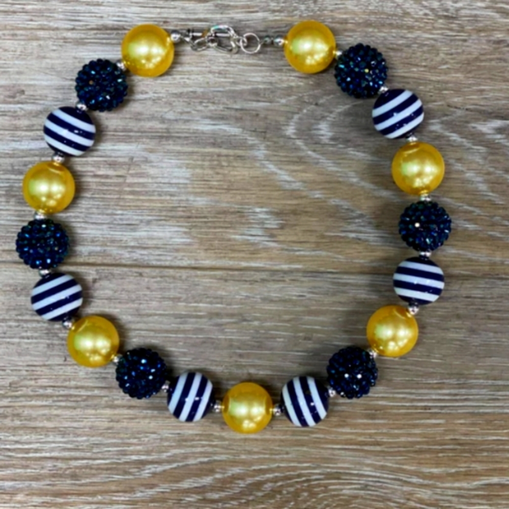 Bubble gum necklace